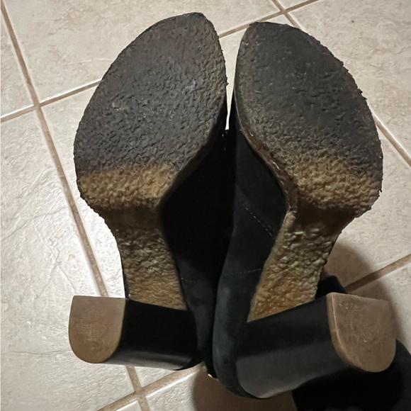 Tory Burch Suede Heels - Picture 9 of 12